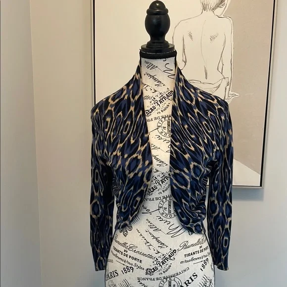 Jessica Patterned Crop Top- Size XS - Picture 3 of 10